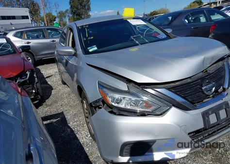 2017 Nissan Altima 2.5 S из США, поврежденный, VIN 1N4AL3AP0HN353674